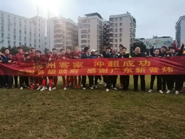 最终全场比赛结束，罗马1-1佛罗伦萨。